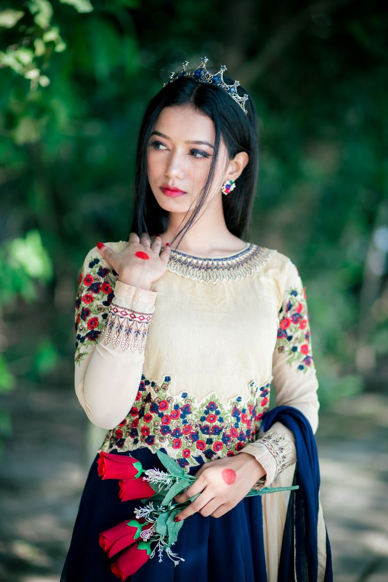 গোলাপ বাগ থ্রি-পিস